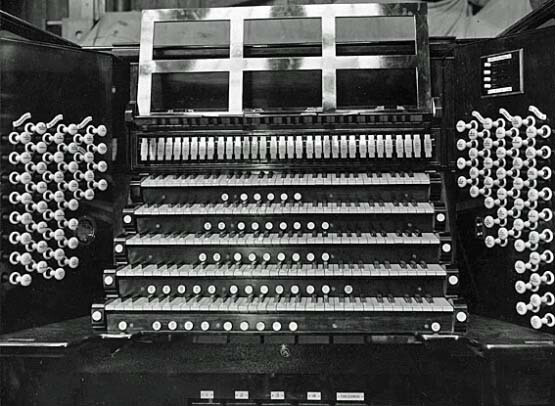 The Willis console of 1927 at the builder’s factory.
Courtesy of Organ Historical Trust of Australia.
